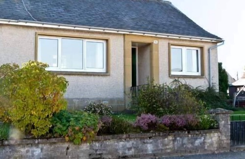 Ballindalloch Cottage | BEECH YARD COTTAGE, pet friendly, with open fire in Tomintoul