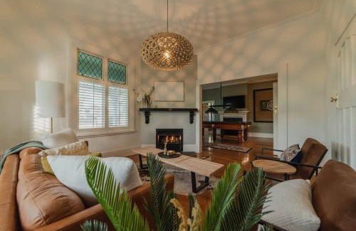 Riccarton Villa | Bel Air Mansion - Sleeps 15 Villa