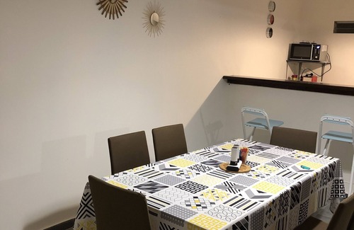 Destrellan House | Belcourtex