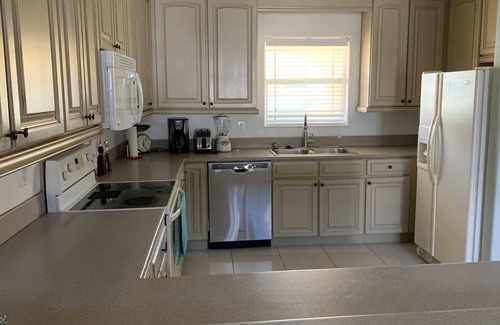 Bell Channel Bay House | Bell Channel Villa with Dock slip included - Just in time for fishing tournament