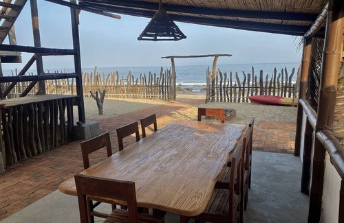 Punta Sal House | Bella casa en la playa de Canoas de PS