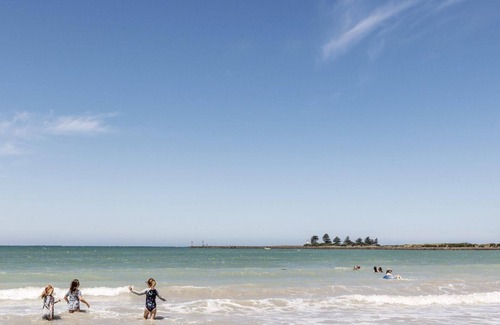 Port Fairy House | Bella On Victoria - with ocean views