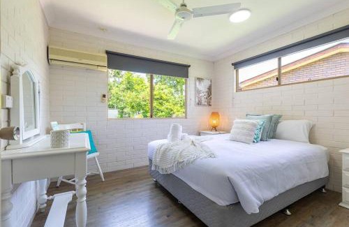Agnes Water House | Bella Rose Beach House - 3 BR - 5min to Beach