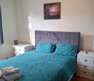Manchester House | Bella Thorpe