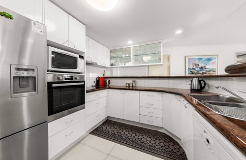 Maroochydore Apartment | BELLAS OCEAN DELIGHT IN MAROOCHYDORE. SLEEPS 4 A & 2C WEEKENDS ONLY 2 NIGHTS