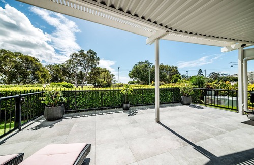 Maroochydore Apartment | BELLAS OCEAN DELIGHT IN MAROOCHYDORE. SLEEPS 4 A & 2C WEEKENDS ONLY 2 NIGHTS