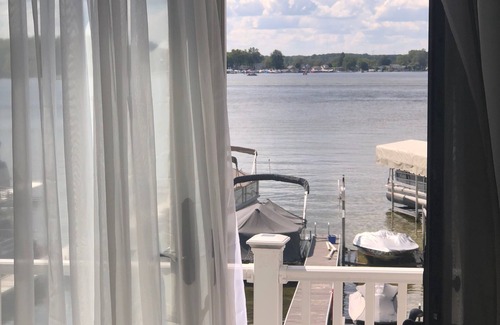 Pinckney House | Belle Vie on Portage Lake great for families or groups of friends