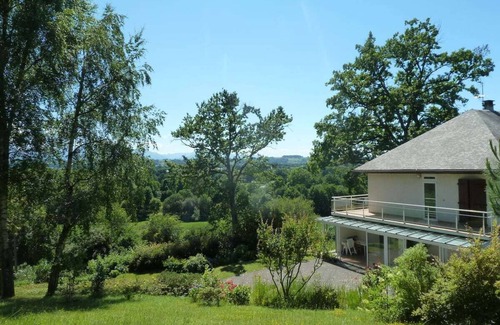Pontacq Bed & Breakfast | Bellevue residence. Bed and breakfast between Pau, Lourdes and Tarbes