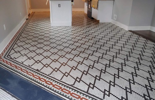 Bellevue Apartment | Bellevue's Hidden Treasure- 5 min to Cinti- First Floor -2BR 1BA