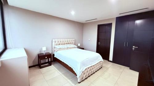 Puerto Santa Ana Apartment | Bellini 3 suite de lujo, piso 5, piscina, gym, wiffi, 1 parqueadero