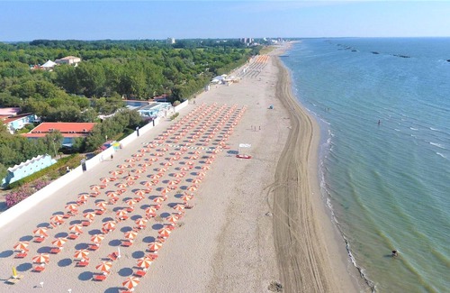 Lido di Pomposa House | Belvilla by OYO Bungalow Famiglia