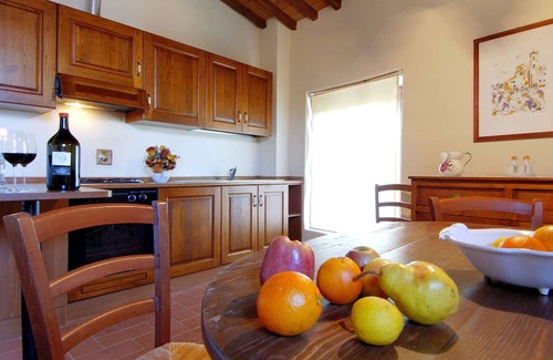 Greve in Chianti House | Belvilla by OYO Serene Apartment With Garden