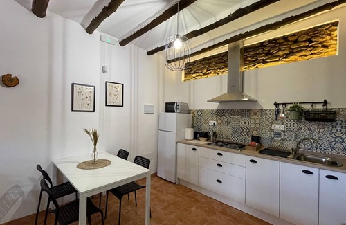 Adra Cottage | Belvilla by OYO La Suerte Dalia