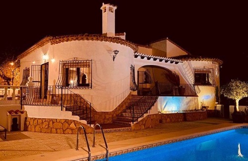 Alcalali Villa | Belvilla by OYO Villa Vista