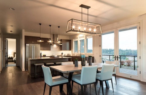Bend House | Bend Beauty ~ free concert shuttle ~ modern ~ soaking tub ~ resort access ~ NEW!