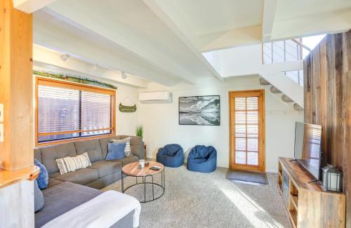 Deschutes River Woods House | Bend Home with Fire Pit, 4 Mi to High Desert Museum!