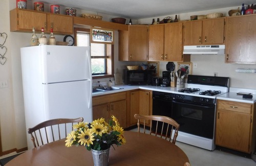 Poncha Springs Cabin | Bender's Log Cabin 'Your Home Away from Home'nSTR25-087