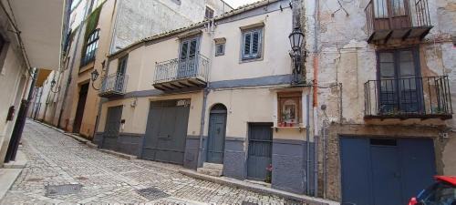 Corleone House | Beneath the Castle