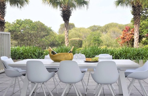 Hawks Nest Apartment | Bennett’s by the Beach - Direct beach access – footsteps away