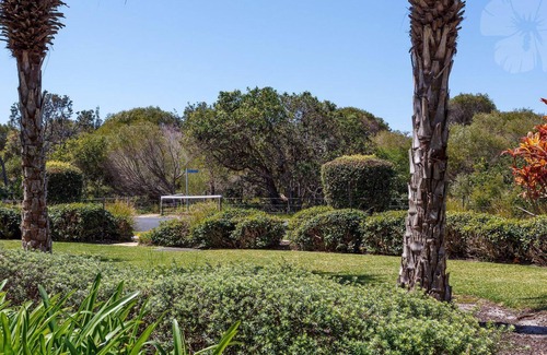 Hawks Nest Apartment | Bennett’s by the Beach - Direct beach access – footsteps away