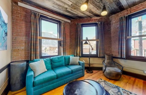 Silverton Hotel | Benson Lodge Room - 1