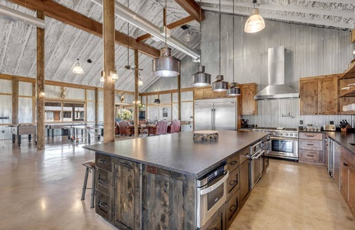 Burnet House | Bent Oak Highland Ranch | Events | Concierge Services