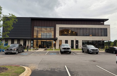 Bentonville Apartment | Bentonville Fall Retreat Festivals, Trails & Resort Comfort