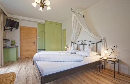 Riva di Tures Hotel | Bergchalet Hotel Reinerhof