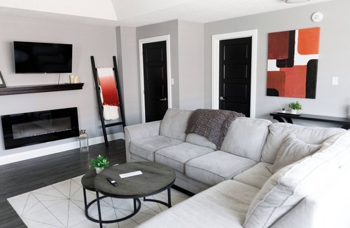 Stratford Apartment | Berklee Suites of Stratford- Private 2 Bedroom Suite