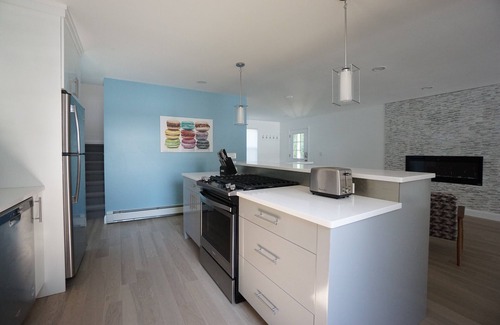 Pittsfield House | Berkshire Lake Beauty-Modern Amenities On The Lake