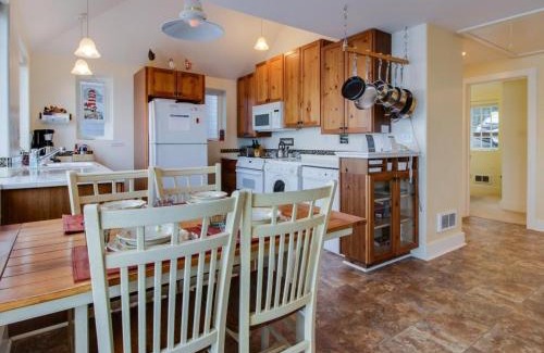 Oceanside Apartment | Berni's Ocean View Castle - The Potter's Wheel