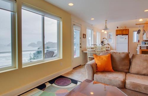 Oceanside Apartment | Berni's Ocean View Castle - The Potter's Wheel