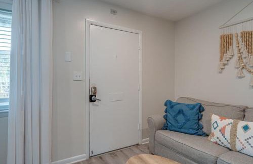 Melrose Apartment | Berry Hill Urban Oasis - by 12 South & Vanderbilt