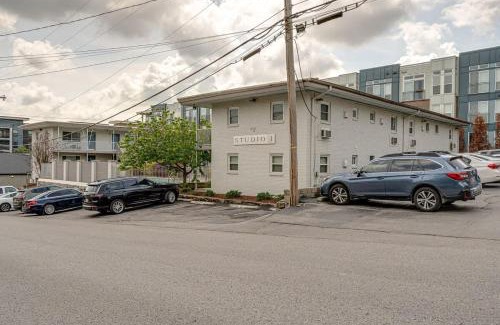 Melrose Apartment | Berry Hill Urban Oasis - by 12 South & Vanderbilt