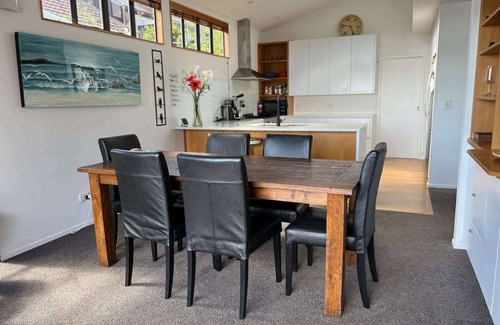 Bayswater House | Bespoke Stays - Bayswater Waterfront Wonderland