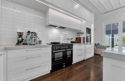 Mount Eden House | Bespoke Stays - Christmas Oasis