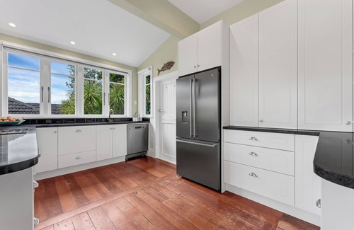 Bayswater House | Bespoke Stays - Christmas Charm in Bayswater