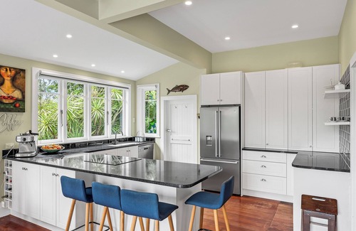 Bayswater House | Bespoke Stays - Christmas Charm in Bayswater