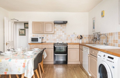 St. Mawes Apartment | Bessborough Green, St Mawes lovely estuary views