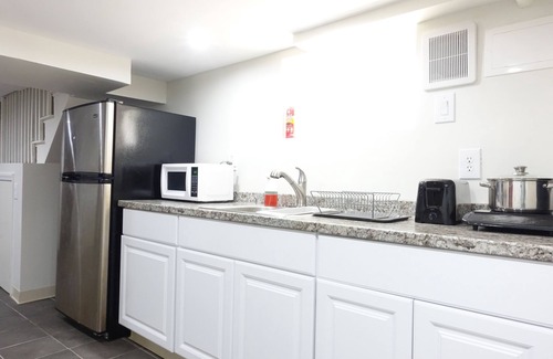 Hillside Apartment | Best Apt To Visit NYC-5 minutes to EWR airport+Free Parking