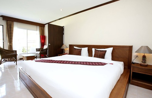 Cherngtalay Resort | Best Budget Hotel in Bang Tao Beach, 100 Meters Away from the Beach.