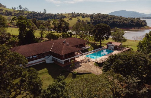 Sete Pontes House | BEST HOUSE BY THE WATER