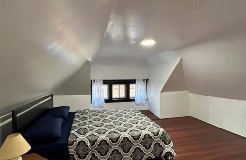 Sloan House | Best in Buffalo and Cheap