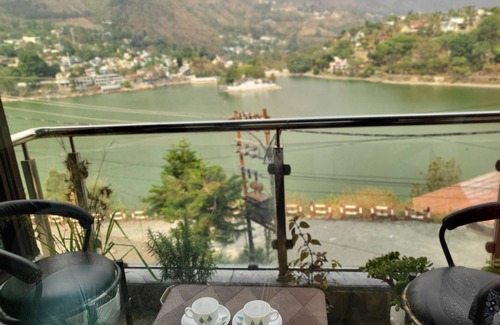 Bhimtal House | Best Lake View Stay in Bhimtal