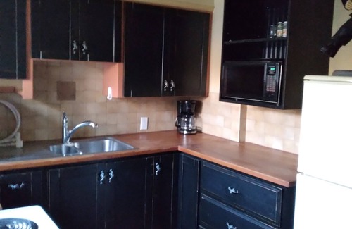Esquimalt House | Best Little House in West Bay, Monthly Stays