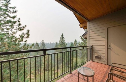 Bend Condo | Best Location and layout at 7th Mountain 1024 SF 2 Bed/2 Bath - Pet Friendly