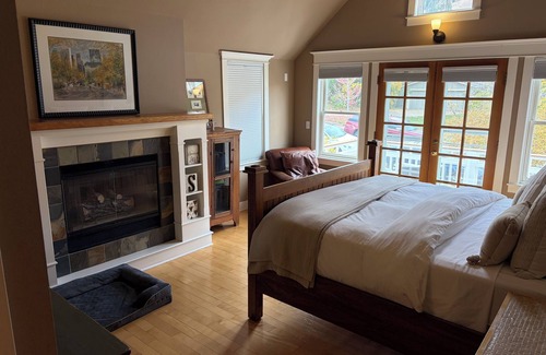 Flagstaff Other | BEST LOCATION: Base of Flatirons, steps to Chautauqua Trails. Walk to CU & Pearl