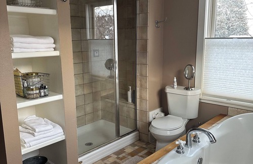 Flagstaff Other | BEST LOCATION: Base of Flatirons, steps to Chautauqua Trails. Walk to CU & Pearl