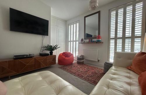 Cheltenham House | Best Location Ever