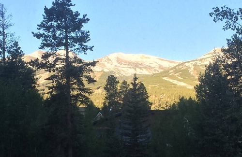 Weisshorn House | BEST LOCATION IN TOWN! JUST OFF MAIN STREET - WALK TO GONDOLA AND RESTAURANTS!